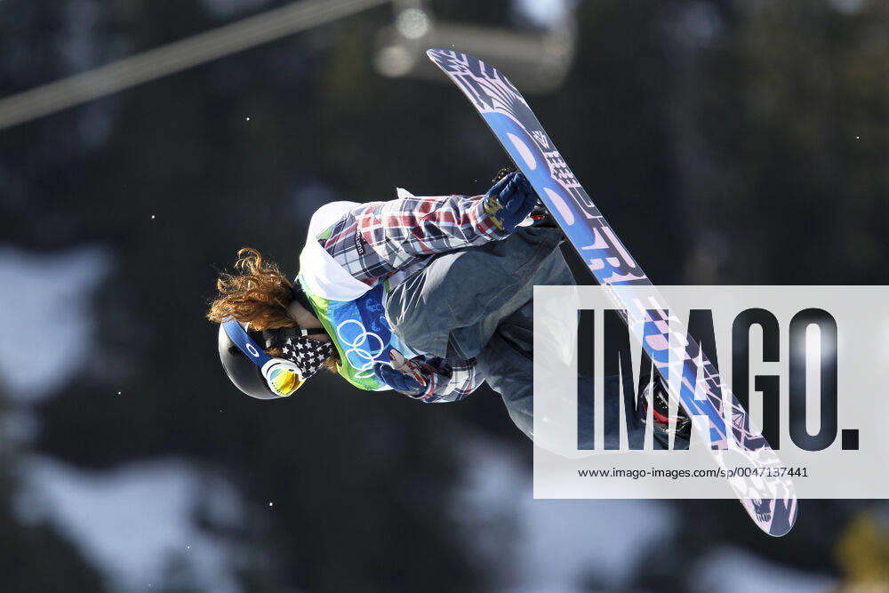 Olympics Vancouver 2010 Shawn White (USA), gold medal winner, competing in the Men s Snowboard Halfpie event at the 2010 Olympic Winter games, Winterspiele,Spiele, Summer games Vancouver, British Columbia Vancouver Cypress Mountain British Columbia Canada
