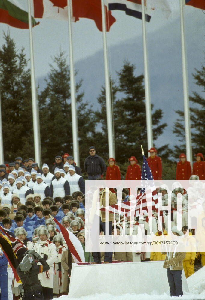 Speed skating, Eisschnelllauf Eric Heiden (USA), taking the oath for the athletes at the 1980 Olympic Winter games, Winterspiele,Spiele, Summer games