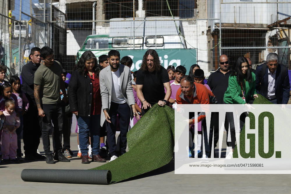 Former FC Barcelona player Carles Puyol visits Club Deportivo Once Estrellas at Cerro La Cruz Sebastian Cisternas Photosport, Aton 897670