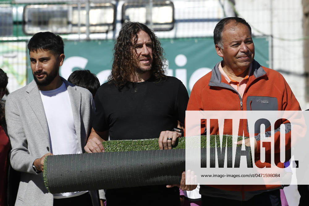 Former FC Barcelona player Carles Puyol visits Club Deportivo Once Estrellas at Cerro La Cruz Sebastian Cisternas Photosport, Aton 897671