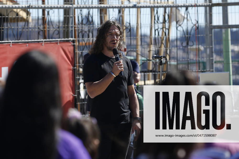 Former FC Barcelona player Carles Puyol visits Club Deportivo Once Estrellas at Cerro La Cruz Sebastian Cisternas Photosport, Aton 897672