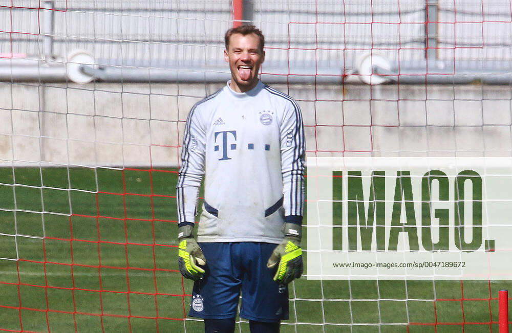 Goalkeeper Manuel Neuer jokes and laughs Football FC Bayern Munich 15 04 2020 Training