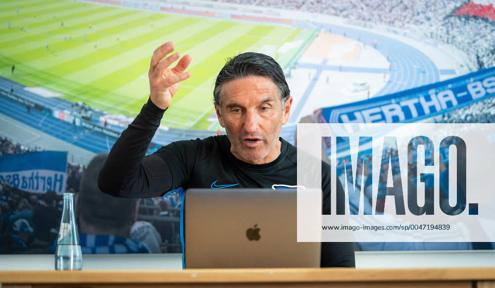 GER, Hertha BSC Berlin Training 16 04 2020, Schenkendorfplatz, Berlin, GER, Hertha BSC Berlin Training, in the picture Trainer Bruno Labbadia of Hertha BSC in the VideoCall Interview after the training