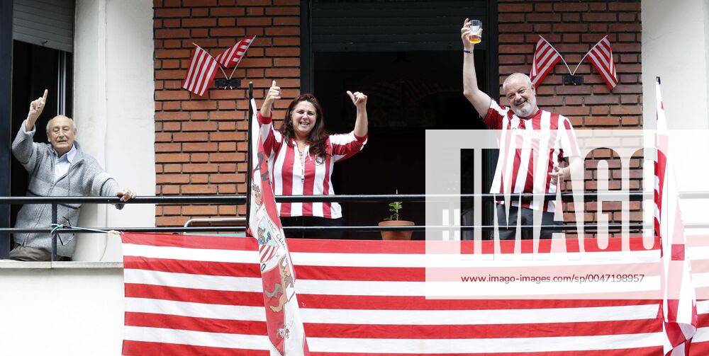KW16 Athletic Bilbao s supporters are seen in the streets of Bilbao, Basque Country, Spain on 18 April 2020 where the King s Cup Final match between Athletic Bilbao and Real Sociedad should take place, but due to coronavirus has been postponed to an unknown day. The postpone King s Cup final match !ACHTUNG: NUR REDAKTIONELLE NUTZUNG!