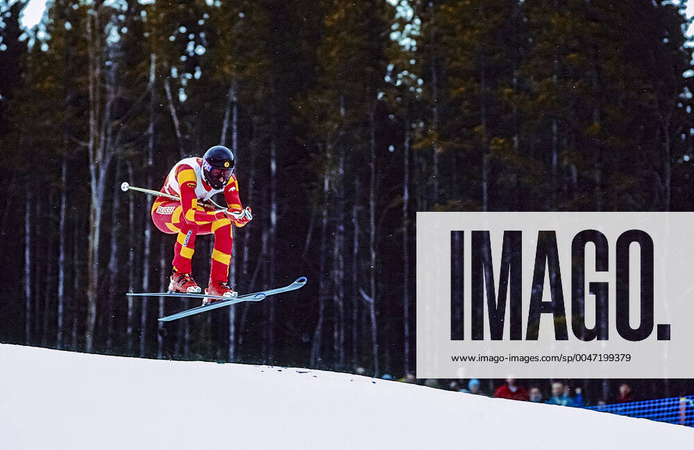 Olympic Skiing Zurbiggen Pirmin Zurbriggen of Switzerland wins the gold medal in the downhill at the 1988 Olympic Winter games, Winterspiele,Spiele, Summer games Kananaskis Village Nakiska Ski Area Alberta Canada