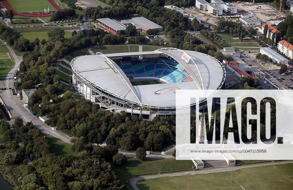 Luftaufnahme Luftbild Leipzig Sachsen Die Red Bull Arena ist das größte Stadion der Stadt Leipzig und ganz Sachsens. Sie ist Teil des Leipziger Sportforums und befindet sich in unmittelbarer Nachbarschaft der 2002 eingeweihten Arena Leipzig 19 08 2016 Air intake Luftbild Leipzig Saxony the Red Bull Arena is the largest Stadium the City Leipzig and whole Saxony Them is Part the Leipzig and is to in immediate Neighbourhood the 2002 inaugurated Arena Leipzig imago 73995284