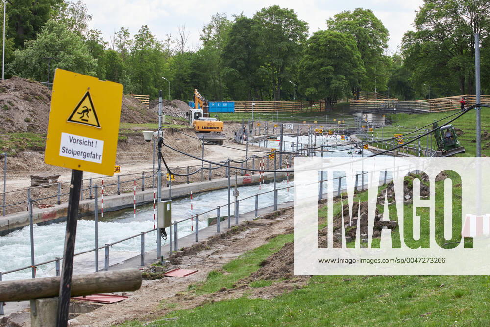 Construction site Eiskanal the area will be closed to passers-by for almost two years due to the reconstruction of the course for the canoe slalom WM 2022 For the time being the training of the canoeists continues