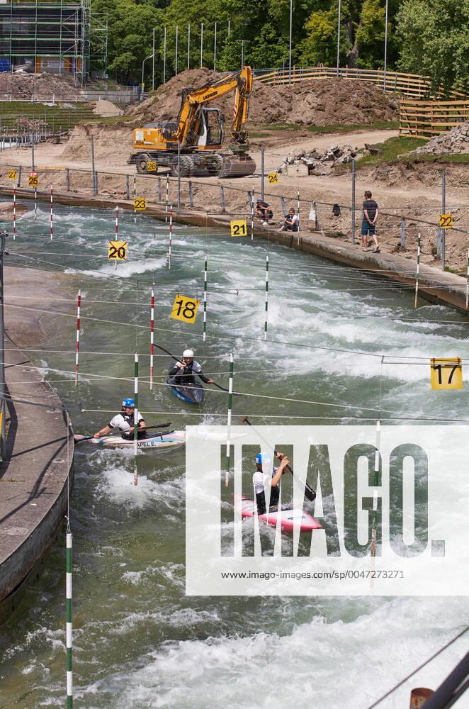 Construction site Eiskanal the area will be closed to passers-by for almost two years due to the reconstruction of the course for the canoe slalom WM 2022 For the time being the training of the canoeists continues