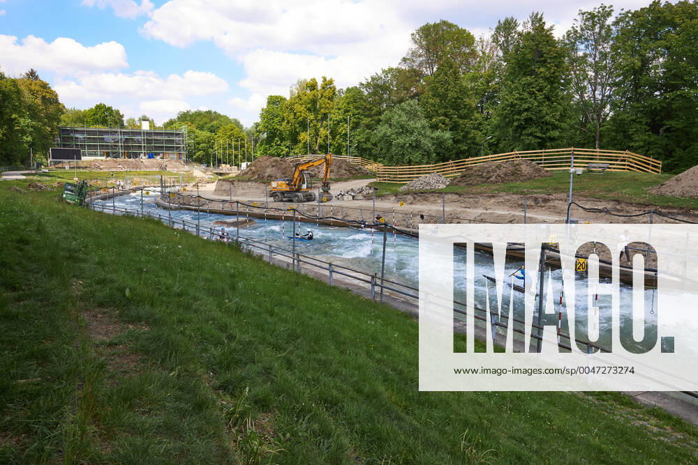 Construction site Eiskanal the area will be closed to passers-by for almost two years due to the reconstruction of the course for the canoe slalom WM 2022 For the time being the training of the canoeists continues