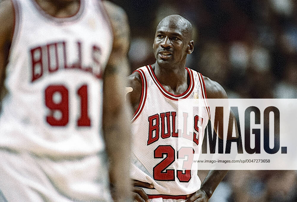 NBA, Basketball Herren, USA Chicago Bulls against the Miami Heat Michael Jordan competing for the NBA Chicago Bulls against the Miami Heat in 1996. Chicago United Center Illinois United States