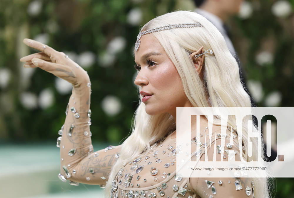 Karol G arrives on the red carpet at the 2024 Met Gala celebrating Sleeping Beauties: Reawakening Fashion at The Metropolitan Museum of Art on Monday, May 6, 2024 in New York City. NYP20240506586 JOHNxANGELILLO