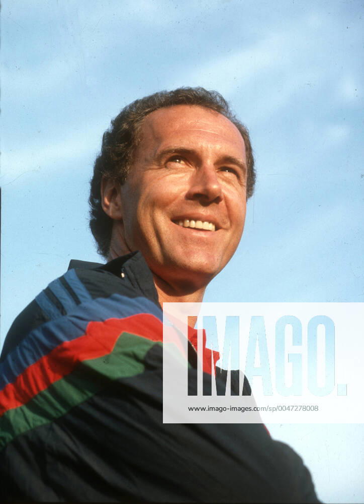 National Coach Franz Beckenbauer Germany 03 10 1989 laughs , Positive , optimistic Copyright for journalistic purposes only Only for editorial use HM