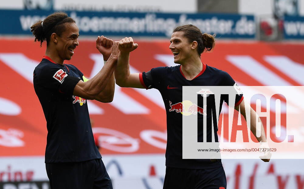 Fussball 1 Bundesliga, FSV Mainz 05 RB Leipzig 24 05 2020, Fussball 1 Bundesliga, Matchday 27, FSV Mainz 05 RB Leipzig, from Yussuf Poulsen RB Leipzig , Marcel Sabitzer RB Leipzig celebrate the goal, The goal celebration for 0 3 Photo Patrick Scheiber Jan Huebner Pool Only for journalistic purposes Only for editorial use Mainz Opel Arena Rheinland Pfalz Germany EN Poolfoto Patrick Scheiber JanHuebner Pool ,