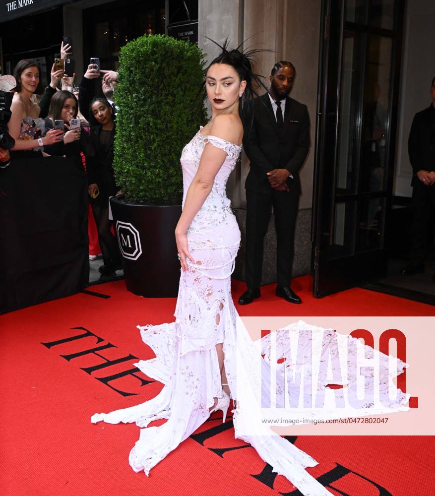The Mark Hotel: 2024 Met Gala - NYC Rachel Sennott at The Mark Hotel before the 2024 Met Gala: Sleeping Beauties: Reawakening Fashion held at the Metropolitan Museum of Art on May 6, 2024 in New York City, New York, USA,. Photo by ABACAPRESS.COM New York City United States