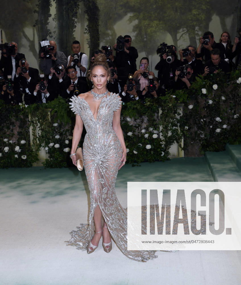 Jennifer Lopez attends the 2024 Met Gala Celebrating Sleeping Beauties: Reawakening Fashion at Metropolitan Museum of Art in New York. New York USA - ZUMAp281 20240506_zea_p281_047