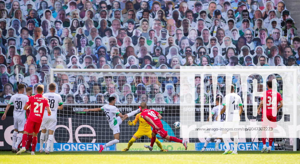Borussia Moenchengladbach Union Berlin, 31 05 2020 Sebastian Andersson Union Berlin , mi , scored the goal for 2 1, left Ramy Bensebaini Borussia Moenchengladbach 31 05 2020, Football, 1 Bundesliga, Season 2019 20, 29 Matchday, Borussia Moenchengladbach Union Berlin, Photo MORITZ MUELLER POOL Only for journalistic use Only for editorial use Moenchengladbach Borussia Park NRW Germany Poolfoto Moritz Mueller ,