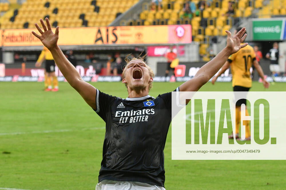 Joel Pohjanpalo Hamburger SV celebrates his goal to 1 0, SG Dynamo Dresden vs. Hamburger SV, Football, 2 Bundesliga, 12 06 2020 DFL REGULATIONS PROHIBIT ANY USE OF PHOTOGRAPHS AS IMAGE SEQUENCES AND OR QUASI VIDEO SG Dynamo Dresden vs. Hamburger SV, Football, 2 Bundesliga, 12 06 2020 Dresden