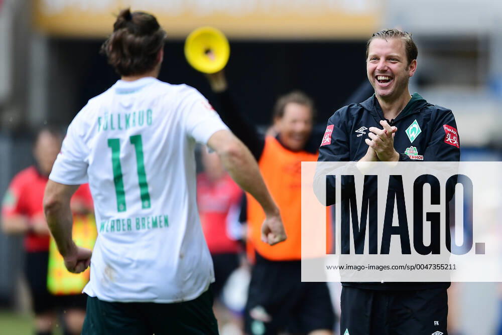 SC Paderborn 07 vs SV Werder Bremen, 13 06 2020 1 5 goal, cheers from l Goal scorer Niclas Fuellkrug, Coach Florian Kohfeldt Bremen Paderborn, 13 06 2020, Soccer Bundesliga, SC Paderborn 07 SV Werder Bremen 1 5 Photo Groothuis Witters Pool via gumzmedia nordphoto Paderborn Poolfoto Witters gumzmedia nordphoto ,