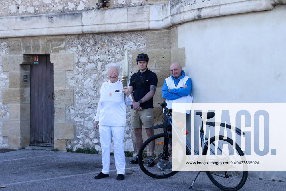 - first Olympic torch relay in Marseille - 09 05 2024 - France Provence-Alpes-Cote d Azur Marseille - during the first Olympic torch relays in Marseille. May 9, 2024. SylvainxRostaingx Pictorium LePictorium_0291326