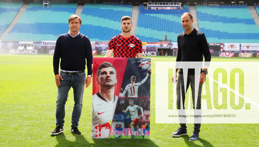RB Leipzig Dortmund 20 06 2020 Leipzig, 20 06 2020, Red Bull Arena, Soccer, Bundesliga, 33 Matchday , RB Leipzig vs. BVB Borussia Dortmund , In the picture farewell of Timo Werner 11, RB Leipzig vs. sports director Markus Krösche Kroesche RB Leipzig , Werner and Oliver Mintzlaff RB Leipzig CEO , DFL regulations prohibit any use of photographs as image sequences and or quasi video Foto PICTURE POINT Roger Petzsche Pool , Only for journalistic use Leipzig Sachsen Germany Poolfoto PICTURE POINT ,