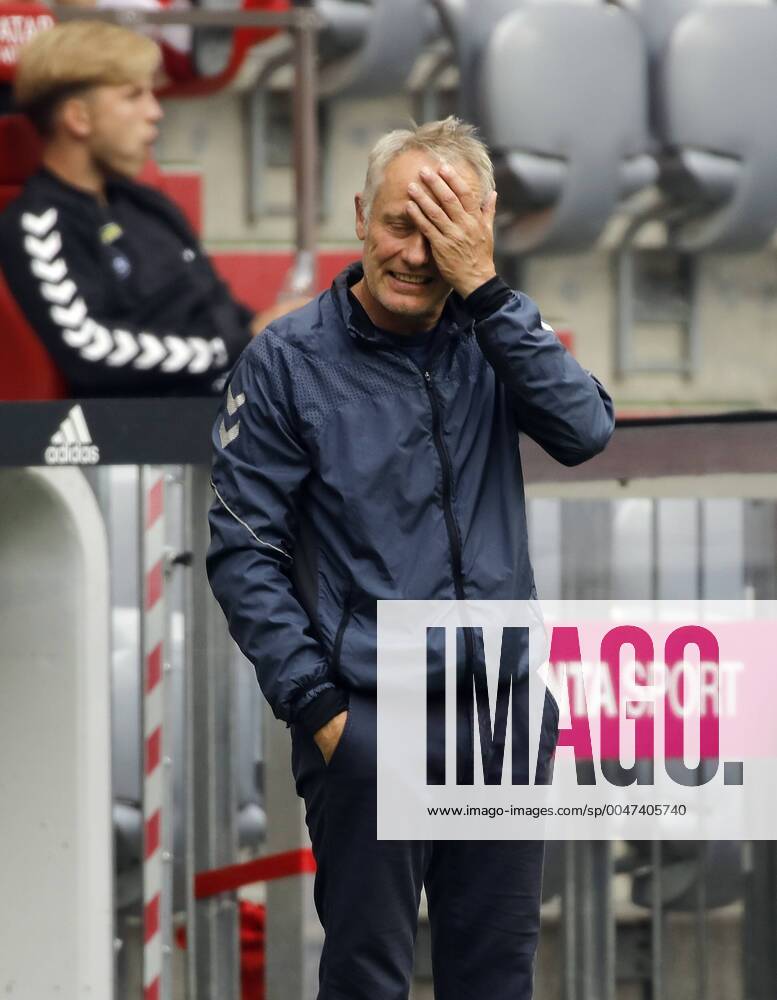 Football 1 Bundesliga FC BAYERN MUENCHEN SC FREIBURG Munich, Germany, 20 June 2020, , FC BAYERN MUENCHEN SC FREIBURG , 1 Bundesliga, Season 2019 2020, 33 Matchday, Photo Hans Rauchensteiner Pool Reprint fee required, Copyright by Foto RAUCHENSTEINER, Fachnerstrasse 9, 80686 Muenchen, Germany, Tel 0049 89 54763714, email rauchensteiner@online de, Stadtsparkasse München, , Important DFL REGULATIONS PROHIBIT ANY USE OF PHOTOGRAPHS as IMAGE SEQUENCES and or QUASI VIDEO National and international News Agencies OUT Editorial Use ONLY Munich Allianz Arena Bayern Germany Poolfoto Hans Rauchensteiner Foto Rauchensteiner Pool ,