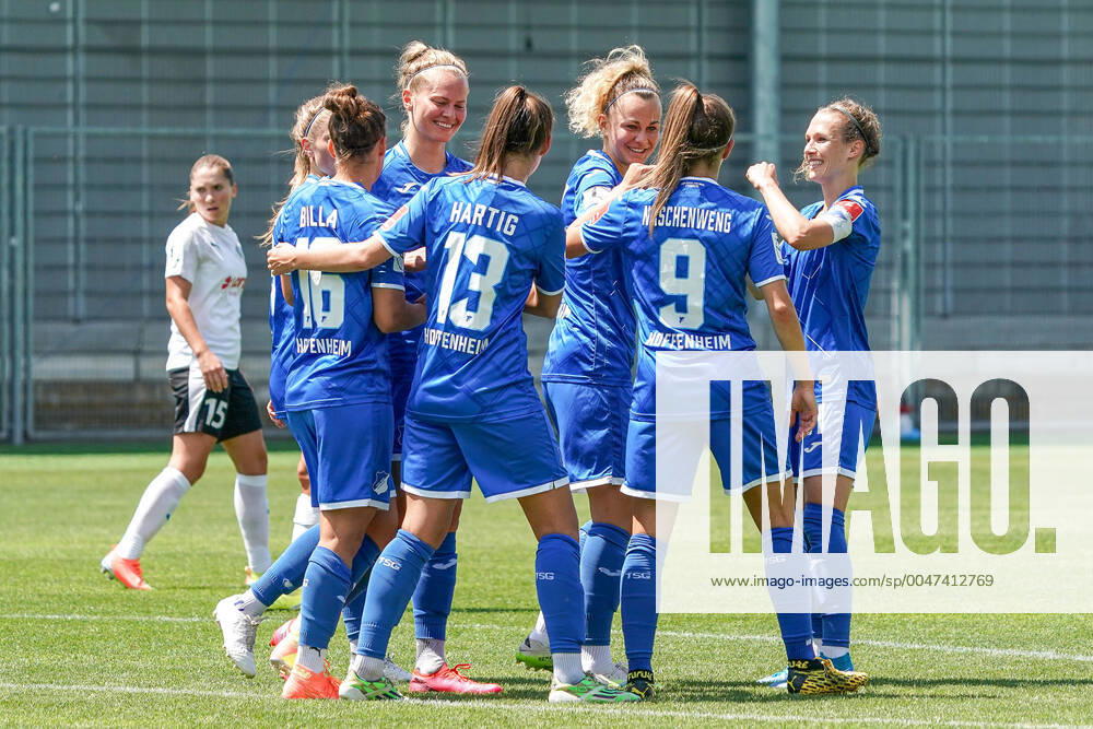Players of TSG 1899 Hoffenheim cheer about the goal for the 2 0, cheer, goal celebration, goal success, celebrate the goal, goal, celebration, cheer about the goal, optimistic, game scene, highlight, action, action, 21 06 2020, Sinsheim Hoffenheim Germany , Football, Flyeralarm Frauen Bundesliga, TSG 1899 Hoffenheim 1 FFC Frankfurt, DFB DFL REGULATIONS PROHIBIT ANY USE OF PHOTOGRAPHS AS IMAGE SEQUENCES AND OR QUASI VIDEO