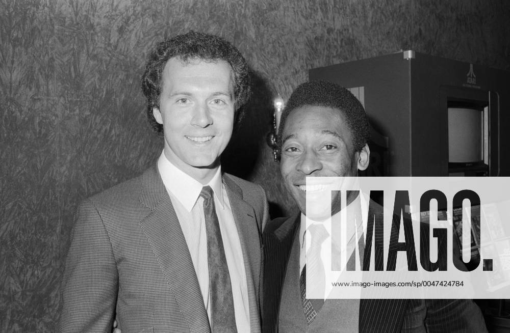 Pele Pele, Brazilian football player, with Franz Beckenbauer at Atari Deutschland Headquarters in Hamburg, Germany 1981 Brazilian football player Pele with Franz Beckenbauer at Atari Headquarters at Hamburg, Germany 1981 , Hamburg Hamburg Hamburg Deutschland Copyright HelmutxReiss UnitedArchives832000743 Pele Pele Pele, Brazilian football player, with Franz Beckenbauer at Atari Deutschland Headquarters in Hamburg, Germany 1981 , Hamburg Hamburg Hamburg Deutschland Copyright HelmutxReiss UnitedArchives832000743 Pele Pele Pele, Brazilian football player, with Franz Beckenbauer at Atari Deutschland Headquarters in Hamburg, Germany imago images 101720773