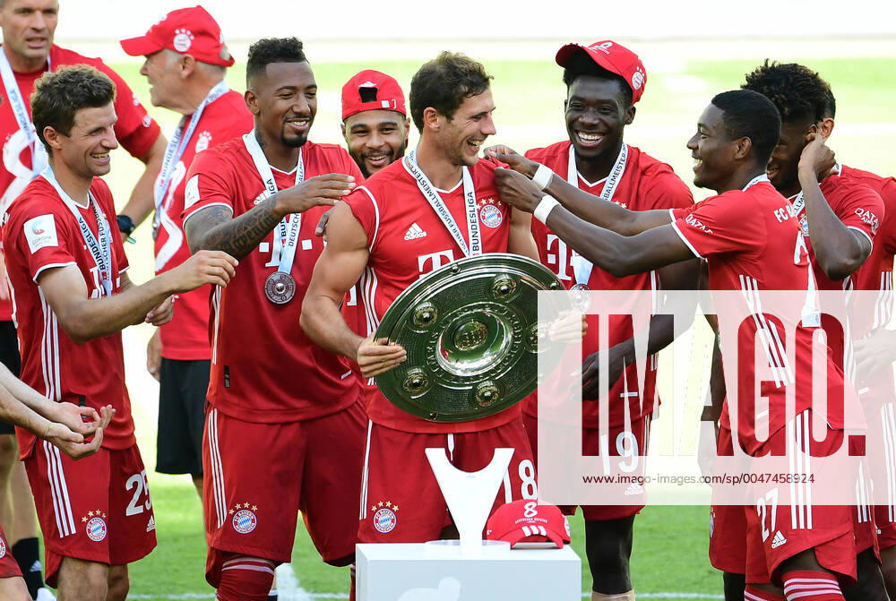 Soccer German Champion 2020, FC Bayern Muenchen v l Thomas Mueller, Jerome Boateng, Serge Gnabry, Leon Goretzka with champions cup, Alphonso Davies, David Alaba, Kingsley Coman Wolfsburg, 27 06 2020, Soccer Bundesliga, VfL Wolfsburg FC Bayern Muenchen 0 4 Wolfsburg Poolfoto Groothuis Witters Pool Witters ,