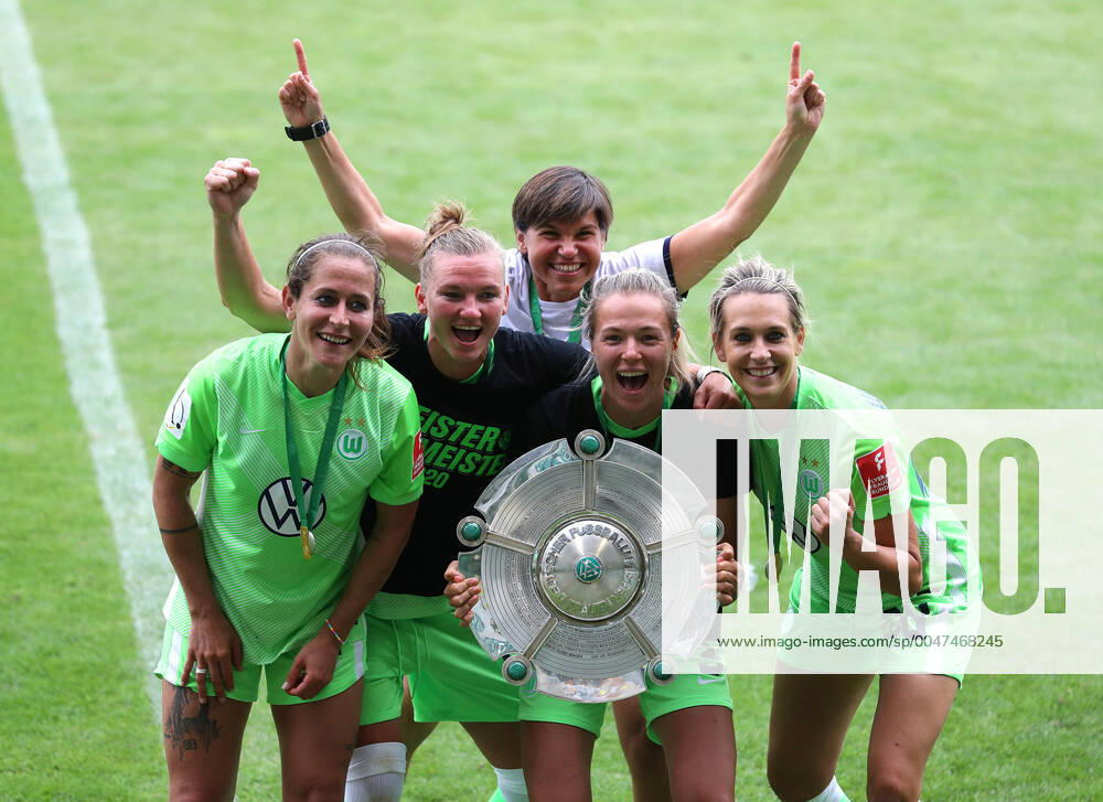 Wolfsburg vs Leverkusen, BL Women Wolfsburg, Germany 28 06 2020, FUSSBALL VfL Wolfsburg vs Bayer Leverkusen, Flyeralarm Women Bundesliga, Season 2019 20 VfL Wolfsburg Women is German Champion 2020 Wolfsburg