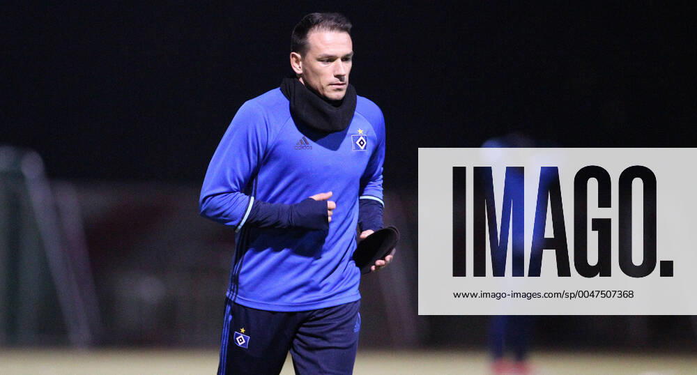 Football, Oberliga Hamburg, Season 2019 2020, TuS Osdorf Hamburger SV III, Piotr Trochowski HSV warming up before the game, Osdorf Hamburg