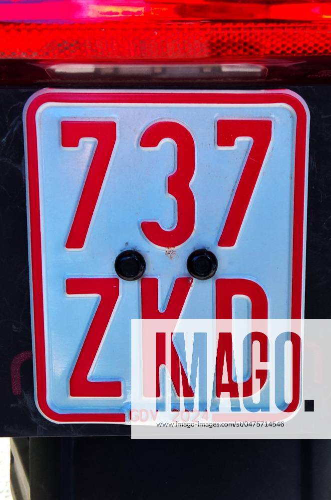 Red moped license plate 2024 for test drives, also called dealer license plate Red plates, which are only issued to dealers for test, trial and transfer drives, always start with the letter Z to avoid