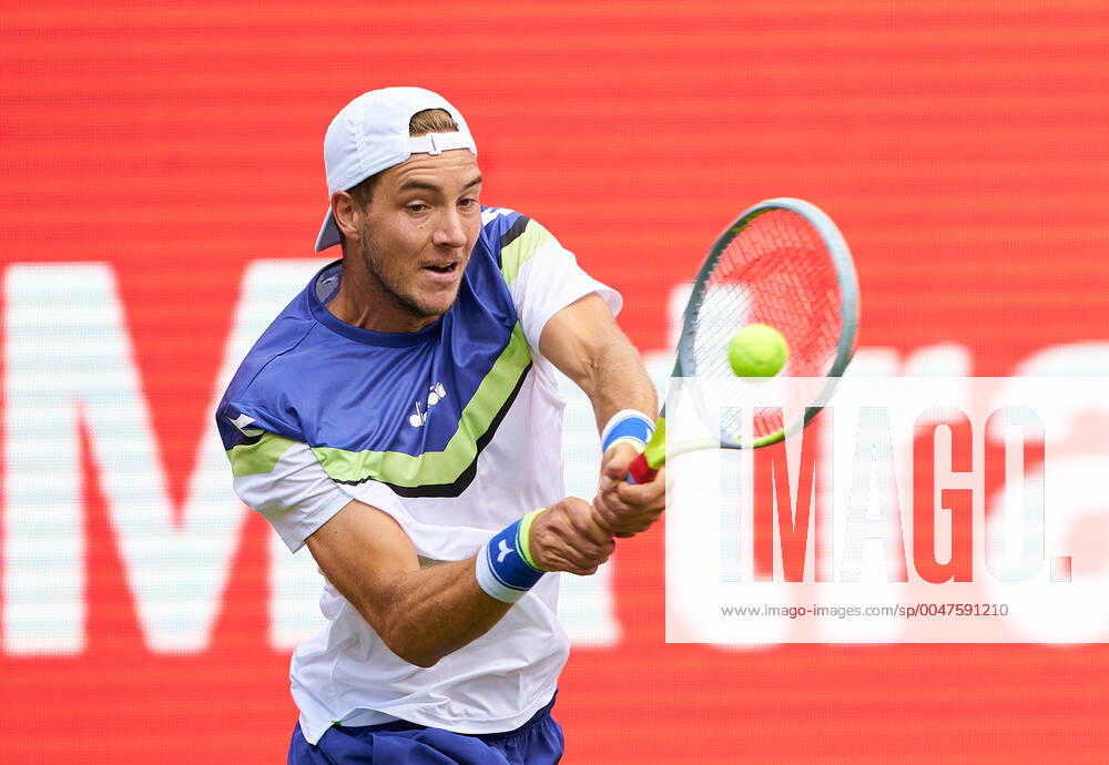 Jan-Lennard STRUFF (GER) lost his match against Roberto BAUTISTA AGUT (ESP) at the Tennis bett1 ACES Tennis Tournament on grass in Berlin