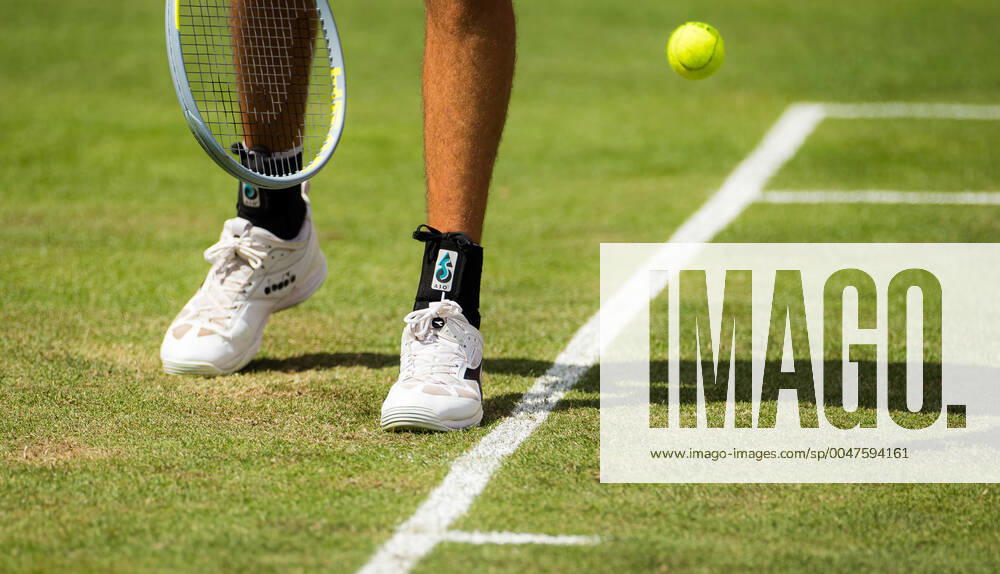 Jan-Lennard Struff of Germany in action against Roberto Bautista Agut of Spain during Day 1 of the 2020 bett1ACES exhibition tournament. Berlin GERMANY - ZUMAa181 20200713_zaa_a181_137