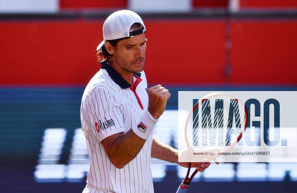 Tommy Haas GER cheers Tommy Hass GER vs Jannik Sinner ITA Bett1ACES tennis tournament tennis tournament, tennis tournament, ladies and gentlemen on LTTC Tot Weiss facility at Steffi Graf Stadium Berlin
