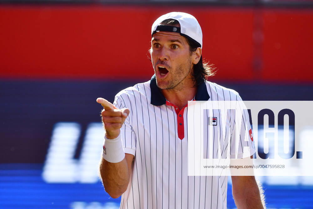 Tommy Haas GER disappoints Tommy Hass GER vs Jannik Sinner ITA Bett1ACES tennis tournament tennis tournament, tennis tournament, ladies and gentlemen on LTTC Tot Weiss facility at Steffi Graf Stadium Berlin