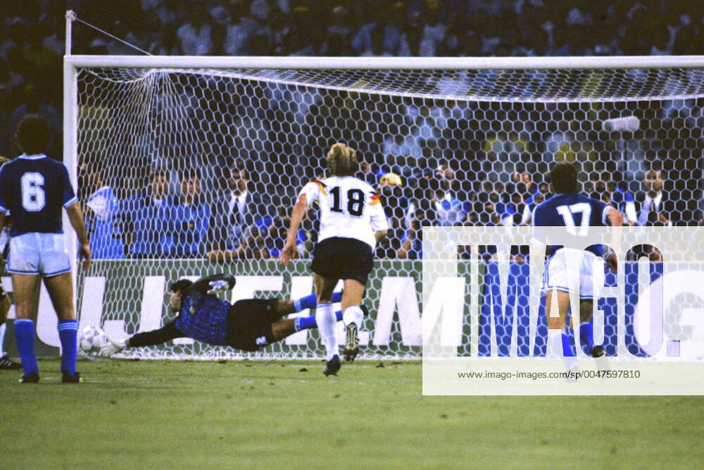 BREHME Andreas Team Germany convert the 11m for Germany against goalie Sergio Goycochea Team Germany World Champion FIFA World Cup 1990 in Italy Final Germany Argentina 1 0 on 08 07 1990 in Rome