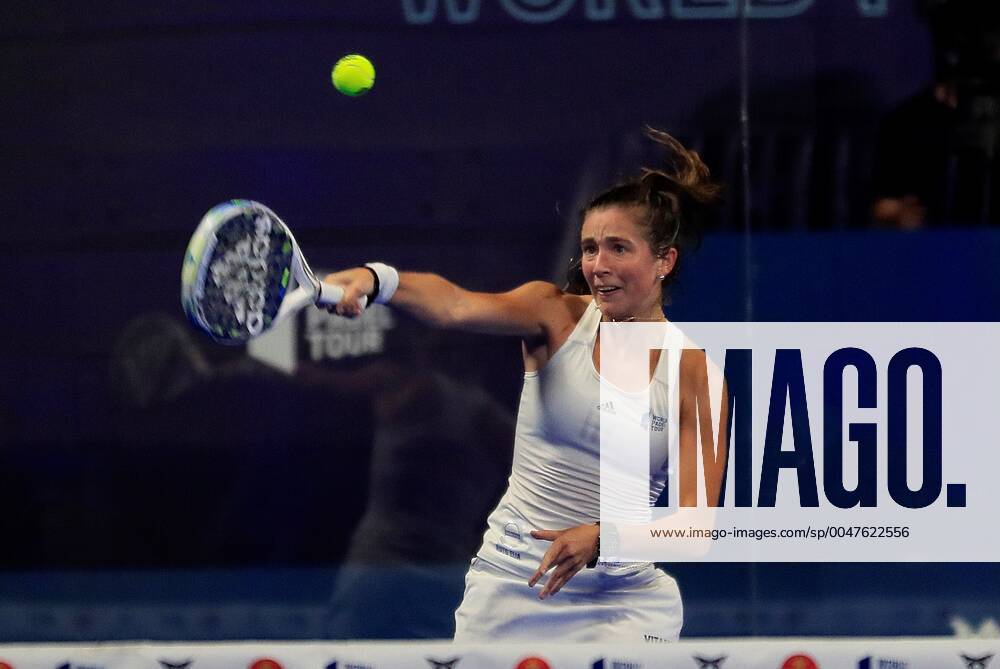 Spanish players Marta Ortega (c) and Beatriz Gonzalez (unseen) face Portuguese Sofia Araujo and Argentinian Maria Virginia Riera during their World Padel Tour Madrid Open 2020 s women semi-final double match at Madrid Arena pavilion, in Madrid, Spain, 18 July 2020. Madrid Open 2020 !ACHTUNG: NUR REDAKTIONELLE NUTZUNG!