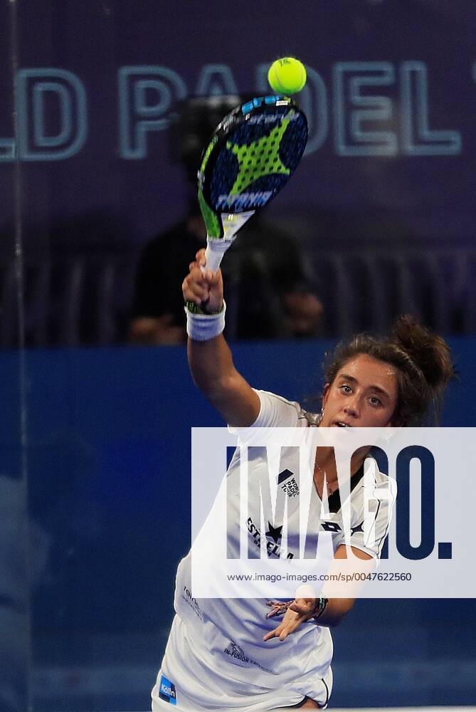 Spanish players Beatriz Gonzalez (c) and Marta Ortega (unseen) face Portuguese Sofia Araujo and Argentinian Maria Virginia Riera (unseen) during their World Padel Tour Madrid Open 2020 s women semi-final double match at Madrid Arena pavilion, in Madrid, Spain, 18 July 2020. Madrid Open 2020 !ACHTUNG: NUR REDAKTIONELLE NUTZUNG!