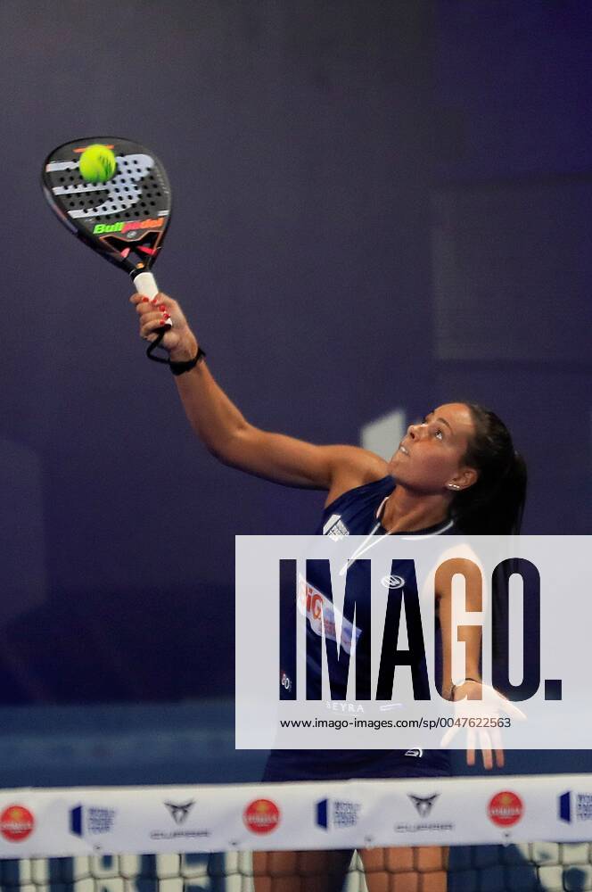 Portuguese player Sofia Araujo (C) and Argentinian Maria Virginia Riera (unseen) face Spaniards Marta Ortega and Beatriz Gonzalez during World Padel Tour Madrid Open 2020 s women semi-final double match at Madrid Arena pavilion, in Madrid, Spain, 18 July 2020. Madrid Open 2020 !ACHTUNG: NUR REDAKTIONELLE NUTZUNG!