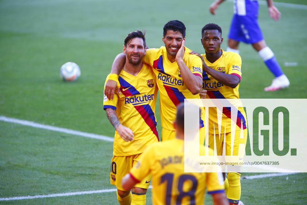 KW29 Spanish La Liga soccer match Alaves vs Barcelona at Mendizorroza Stadium, Vitoria, July 19, 2020 Messi and Luis suarez and ansu Fati celebrate a goal La Liga Cordon Press Cordon Press IZARRAx xFUTBOLxTEMPORADAx2019-2020x