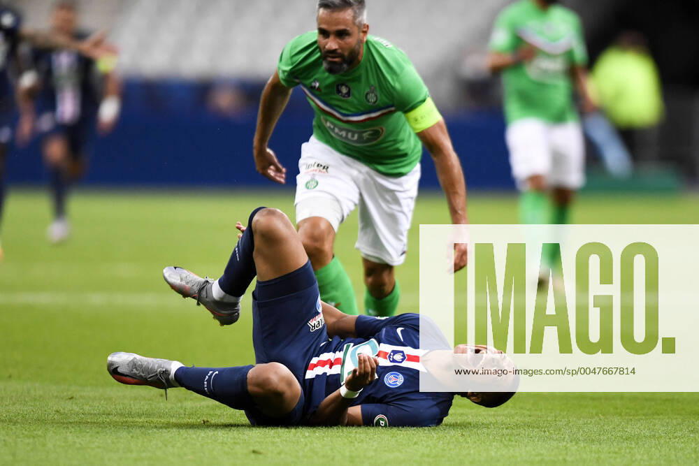 KW30 07 KYLIAN MBAPPE (PSG) - FAUTE - BLESSURE FOOTBALL : Paris SG vs Saint Etienne - Coupe de France - Finale - 24 07 2020 FEP Panoramic