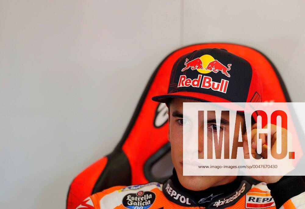 Spanish MotoGP rider Marc Marquez (C), Repsol Honda team, rests in his garage before he takes part in a free training session at Circuito de Jerez-Angel Nieto circuit, in Jerez, southern Spain, 25 July 2020. The Red Bull Andalusia GP race will be held next 26 July behind closed doors due to COVID-19 disease. Free training session for Andalusia GP race !ACHTUNG: NUR REDAKTIONELLE NUTZUNG!