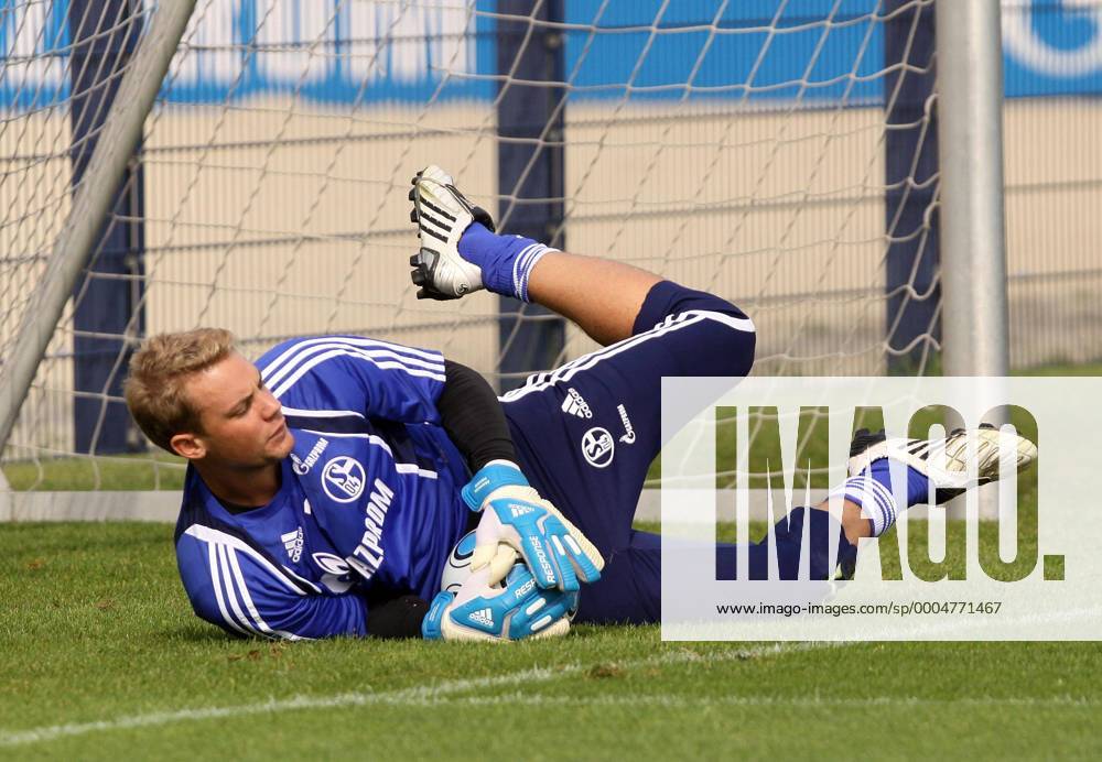 Torwart Manuel Neuer (Schalke) Fußball 1. BL Herren Saison 2009 2010, FC Schalke 04, Training Einzelbild Gelsenkirchen