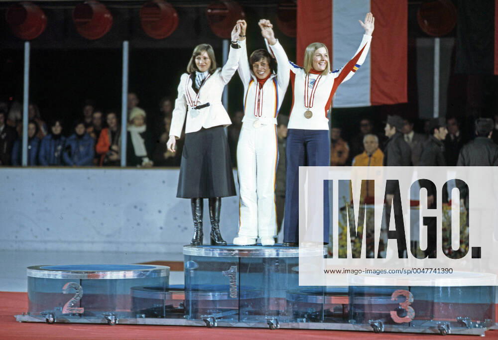 02 02 76 Olympia Innsbruck Austria, Innsbruck, 02 02 1976, Winter Olympia 1976 in Innsbruck Award ceremony Downhill from Brigitte Totschnig Austria , Rosi Mittermaier BRD , Cynthia Nelson USA