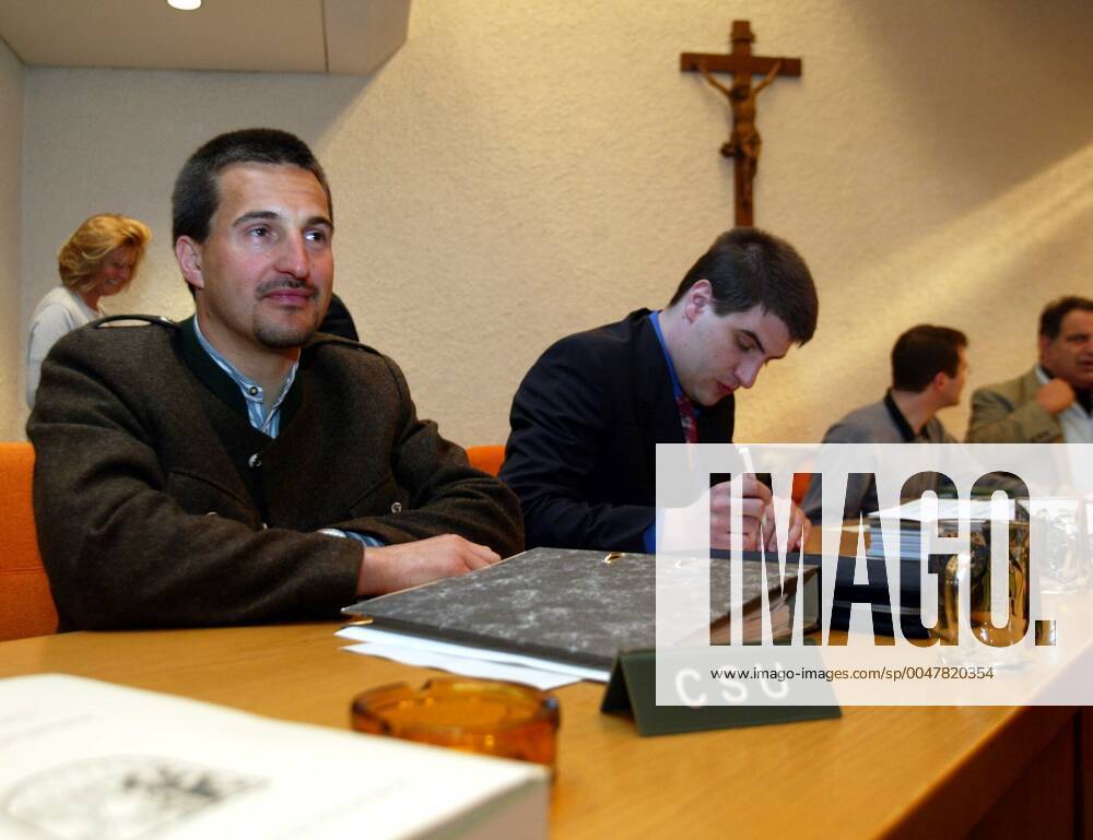 Luge World Champion Georg Hackl as politician in Bad Reichenhall District Office Bad Reichenhall 31 03 2003 District Council meeting in the District Office with luge icon Georg Hackl , TE310303Hackl56 JPG, Bad Reichenhall Bayern Germany ,