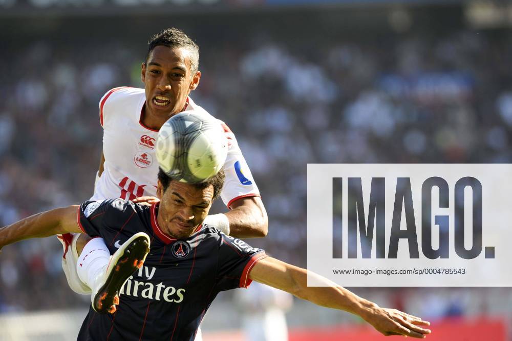 FC Paris St Germain PSG (blau) - OSC LILLE (weiß) - L1 - 30.08.2009 - DUELL: CEARA (PSG), Pierre Emerick AUBAMEYANG JBAutissier