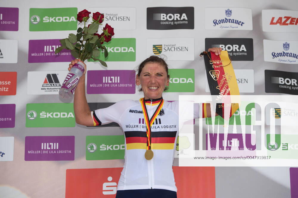 Lisa Brennauer GER CERATIZIT WNT Pro Cycling Team wins again at the Sachsenring the title at the German Cycling Championships Women Podium Award Ceremony Celebration Ceremony Joy Luck Emotion Emotions Mimic Mimic Gesture Gestic Landscape Landscape horizontal Event Event Event German Championships Road Racing Elite Women Sachsenring to nach Sachsenring 98 0 km 28 laps a 3 5 km Location Location Sachsenring Race Track Region Saxony Country Germany Date Date 23 08 2020 Stiehl Photography