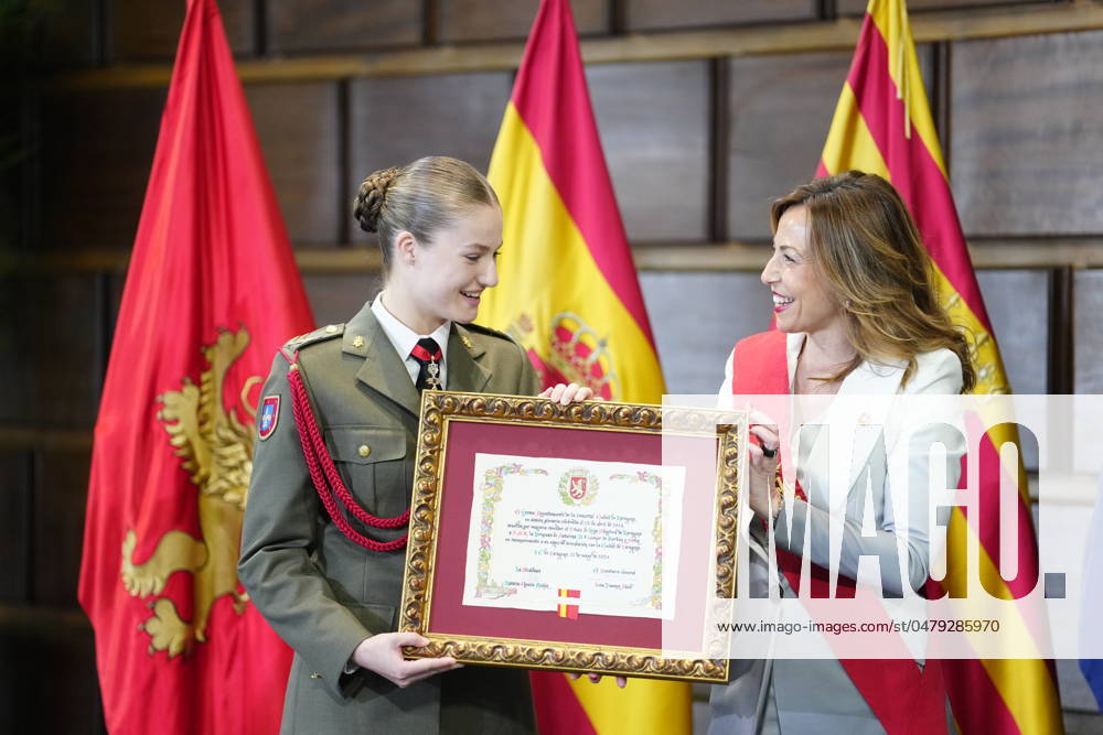 Zaragoza Princess Leonor attend the medal of the Aragon at La Seo del Salvador Aljaferia palace and received the title of the adoptive daughter of Zaragoza at the city council at plaza del Pilar in Zaragoza. No Spain Â