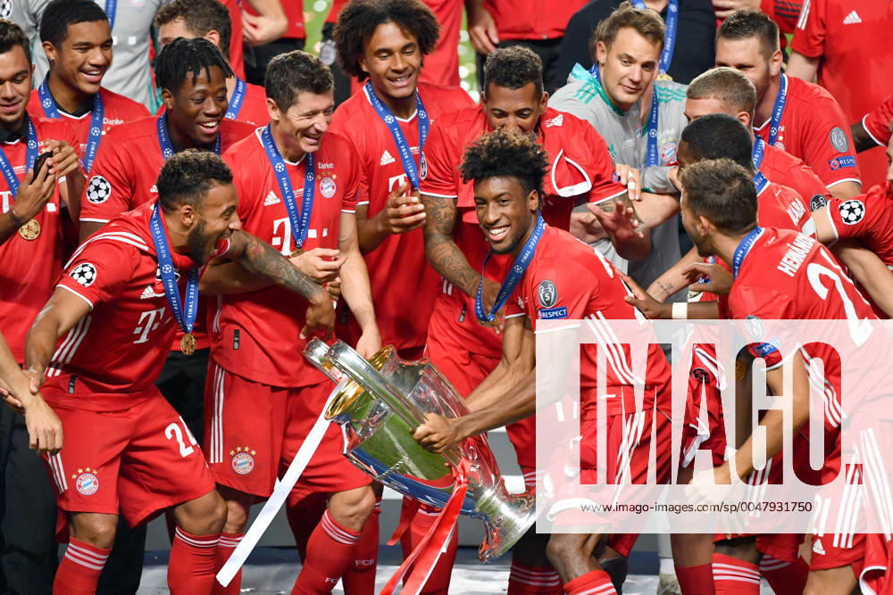 Soccer Champions League Final Paris St Germain Bayern Muenchen 0 1 Kingsley COMAN Bayern Muenchen with Cup,Trophy,Trophy,Trophy,Teamfoto,Team,Teamfoto Soccer Champions League, Final, Paris St Germain PSG FC Bayern Muenchen M 0 1 on 23 08 2020 at Estadio da Luz in Lisbon Portugal PHOTO Frank Hoermann SVEN SIMON Pool NO use of any use photographs as image sequences and or quasi video Editorial Use ONLY National and International News Agencies OUT Lisbon Estadio da Luz Portugal Poolfoto SVEN SIMON Frank Hoermann Pool ,