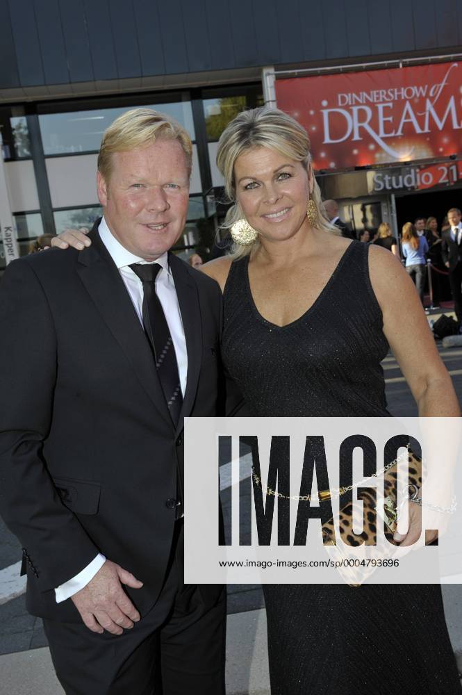 Coach Ronald Koeman (NED AZ Alkmaar, L), Bartina (R) 2009 2010 RaphaelxDrentxIVx o0 Partnerin, Frau, Ehefrau, Familie